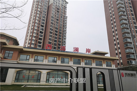 龙都新苑小区精装带车库，沿河风景，适宜居住。