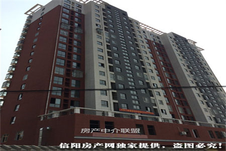 急售新华路多层2楼无税带车库三居室毛坯客厅朝阳双卫